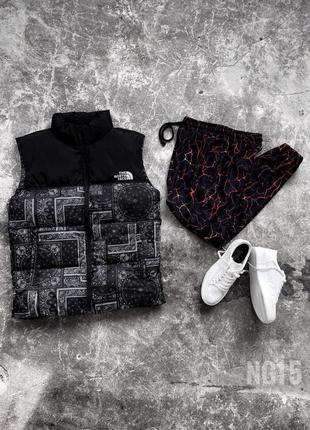 Жилетка the north face // жилет tnf