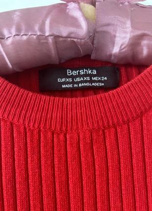 Трикотажное платье миди красная bershka3 фото