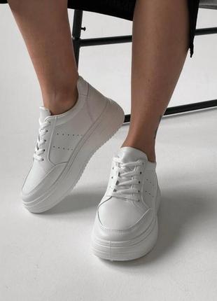 Белые кроссовки из эко-кожи4 фото