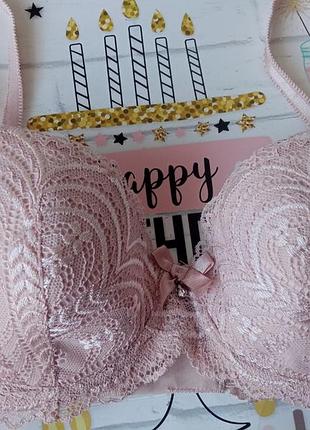 Бежевий мереживний бюстгальтер фірми elle macpherson розмір 34с 75с