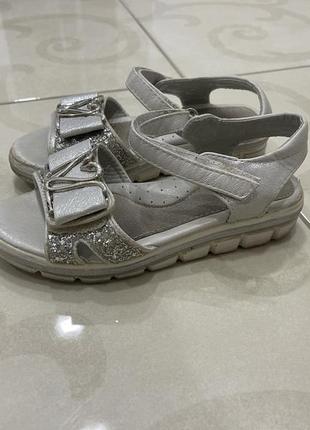 Босоножки 33 разм