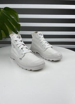 Оригінальні жіночі черевики palladium