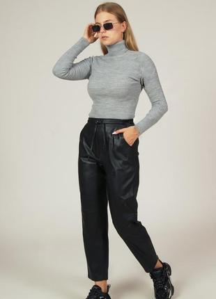 Жіночі чорні брюки під шкіру. класичні прямі штани з кишенями, на резинці (розміри 36, 38, 40)