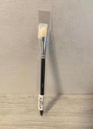 Кисть для консилера dior backstage concealer brush № 137 фото