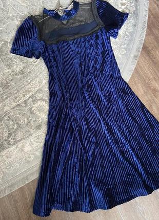Велюрова синя сукня
