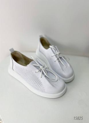 Распродажа натуральные кожаные белые мокасины на шнуровке с сквозной перфорацией9 фото