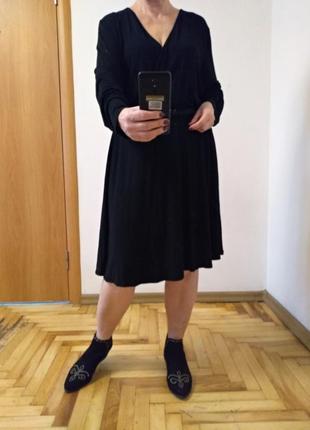 Хорошенькое трикотажное черное платье, вискоза. размер 26-288 фото