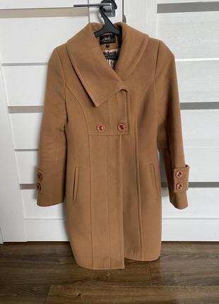 Жіноче пальто