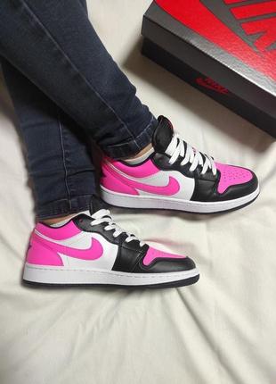 Кроссовки в стиле nike air jordan 1 low pink black white