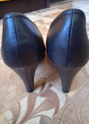 Туфли кожаные tamaris на каблуках лодочки классические туфли из натуральной кожи черные туфельки6 фото