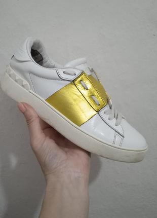 Кроссовки valentino .