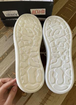 Кросівки білі на шнурку шкіряні3 фото