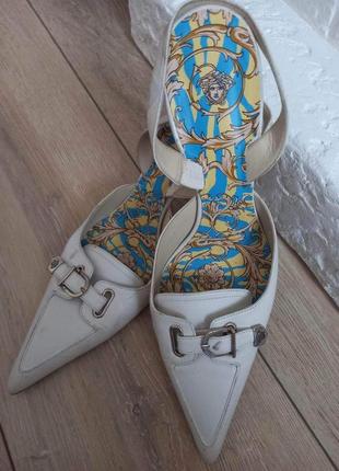 Босоніжки versace!