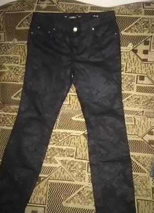 Zara woman