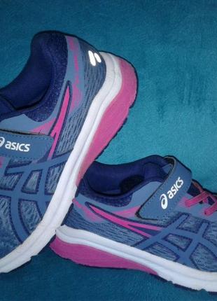 Модные кроссовки asics