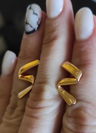 Сережки на круглому замку xuping медичне золото позота медичний сплав3 фото