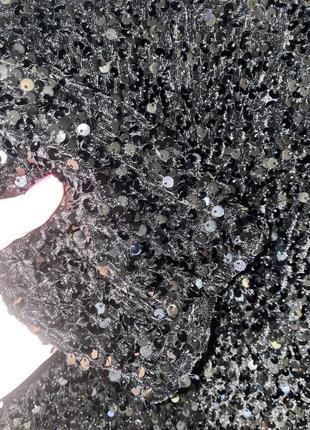 Чорний бархатний комбінезон з глибоким декольте в паєтках plt7 фото