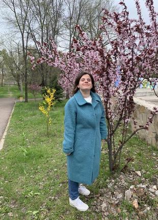 Яскраве осіннє пальто