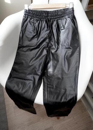 Штани карго шкіряні на резинці