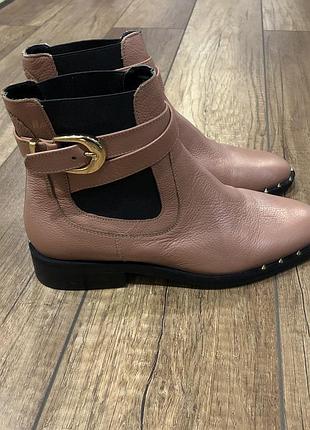 Стильні черевики river island