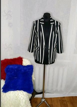 Черный пиджак