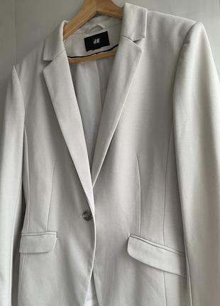 Пиджак h&amp;m серо-бежевого цвета2 фото