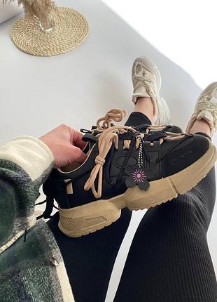 Новинка жіночі трендові чарівні кросівки чорні бежеві весна осінь демісезон беж кроси топ якість