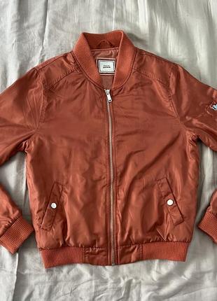 Куртка-бомбер