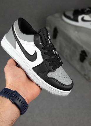 Кроссовки жензкие nike air jordan 1 low серие черновые кроссовки женские найк аир джордан низкие кроссы6 фото