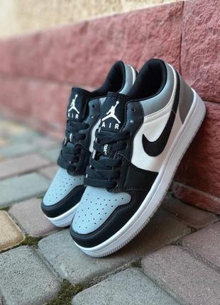 Кроссовки жензкие nike air jordan 1 low серие черновые кроссовки женские найк аир джордан низкие кроссы9 фото