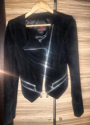 Замшевая черная куртка4 фото