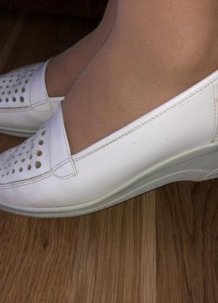 Кожаные туфельки/тапочки мокасины белые/бренд jenny by ara