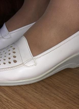 Кожаные туфельки/тапочки мокасины белые/бренд jenny by ara7 фото