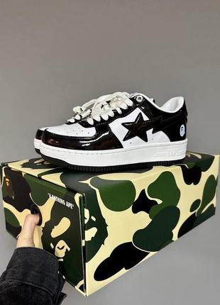 Стильные женские кроссовки a bathing ape bape sta patent black white чёрные с белым лаковые2 фото