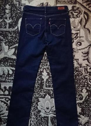 Брендовые фирменные женские стрейчевые демисезонные летние джинсы levi's,оригинал,размер 28/32,made in poland.