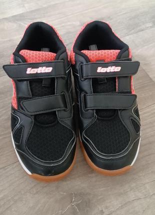 Кроссовки 35 размер стелька 22 см