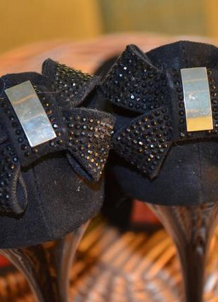 Шикарные замшевые черные туфли сзади с бантиками чорні замшеві туфлі з бантиками7 фото