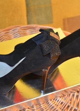 Шикарные замшевые черные туфли сзади с бантиками чорні замшеві туфлі з бантиками8 фото