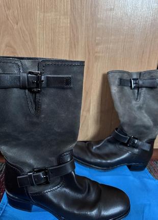 Коричневі шкіряні чоботи tod’s