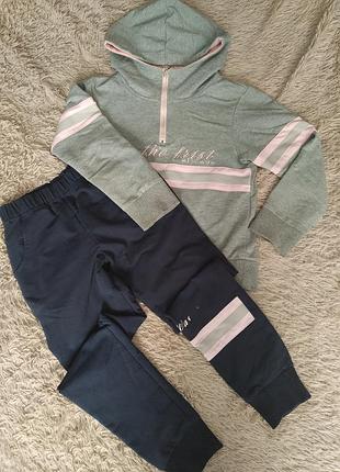 Продам костюм на дівчинку