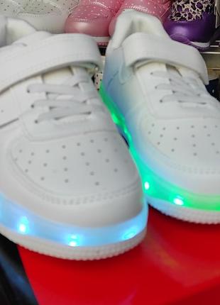 Белые деми кроссовки кеды для девочки мальчика с led зарядкой, лампочками светящиеся1 фото