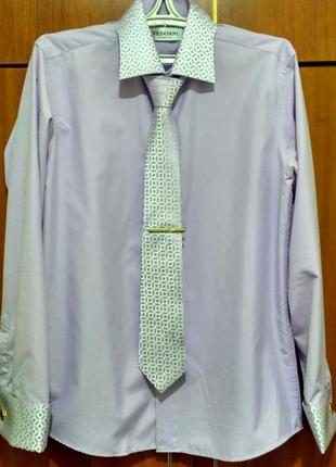 Красива нарядна сорочка vedonni в новому стані