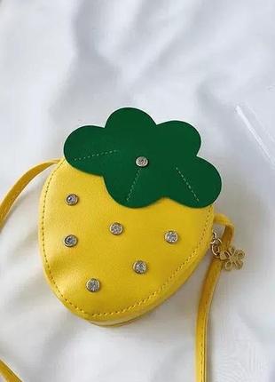 Детская сумка для девочки подарок сумочка желтая клубника5 фото