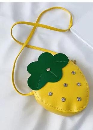Детская сумка для девочки подарок сумочка желтая клубника1 фото