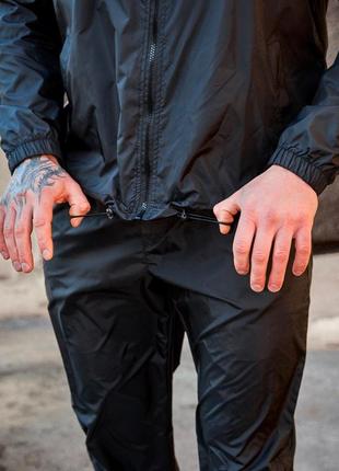 Черный спортивный костюм из плащёвки / топовые весенние костюмы для мужчин5 фото