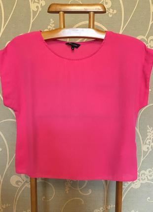 Очень красивая и стильная брендовая блузка ярко-розового цвета.3 фото