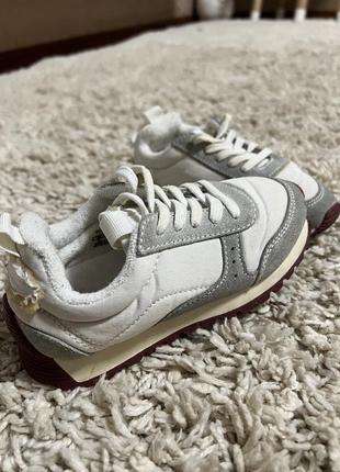 Кроссовки zara