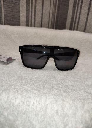 Шикарные солнцезащитные очки модель унисекс1 фото