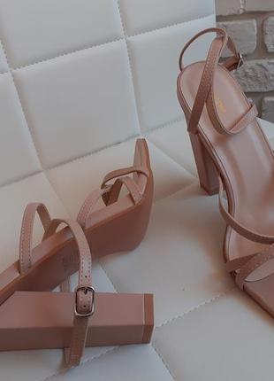 Босоножки plt