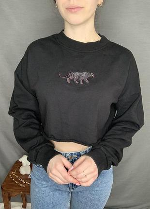 Укорочений світшот у чорному кольорі від na kd